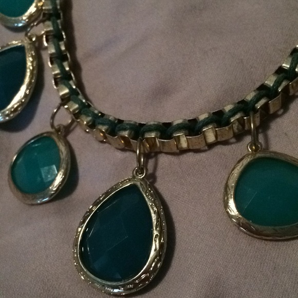 Turquoise and gold statement necklace - Picture 3 of 3